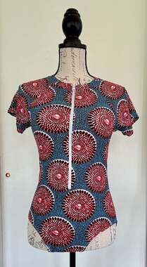 LiLi Collection Geometric Circle Print Short Sleeve Half Zip Bathing suit Size M